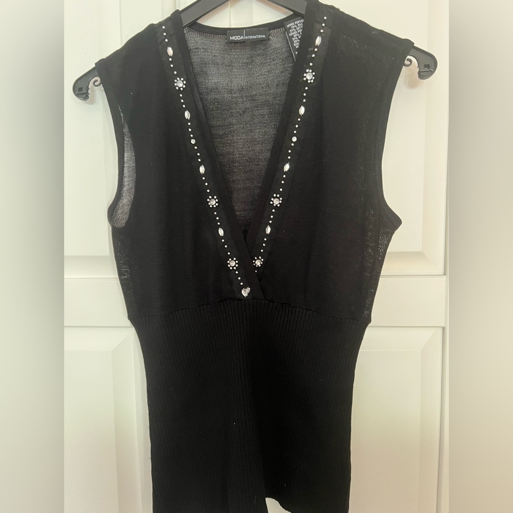 2for1💕🍭 Silk   73%Silk 27%fine cotton Black Sleeveless V-Neck Knit Top